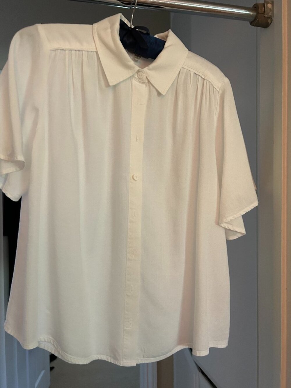 WHITE LIVERPOOL SMOCK SHIRT SIZE SMALL